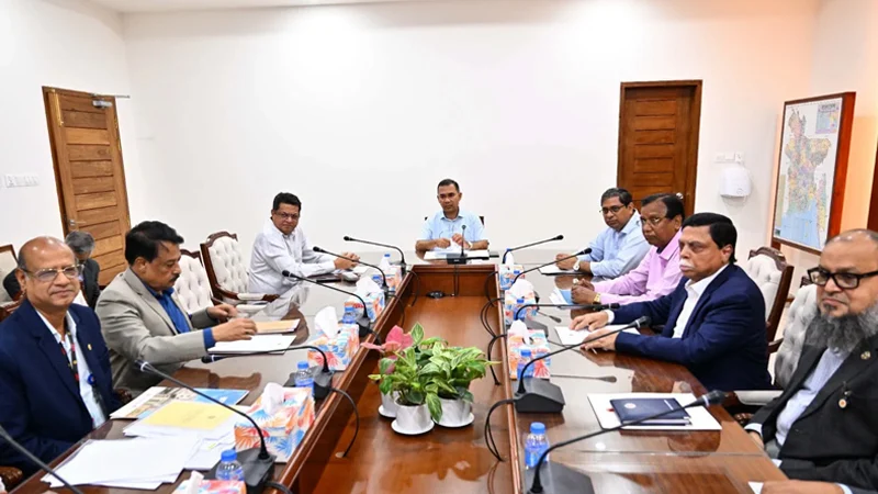 গুলশান ও ধানমন্ডিসহ রাজধানীর একাধিক লেকের দূষণ রোধে সমন্বিত উদ্যোগের নির্দেশ প্রধানমন্ত্রীর